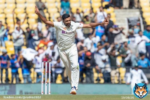 3rd wicket for Ash anna  Greatest Test spinner in the world is back in action  #INDvsAUS