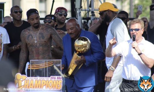 Took several pictures of Jim Brown over the years but none top these two. What a moment that was in 2016 when he brought out the Larry O’Brien championship trophy and handed it to LeBron James. A passing of the torch from Cleveland’s lastchampion in 1964 to its most recent.