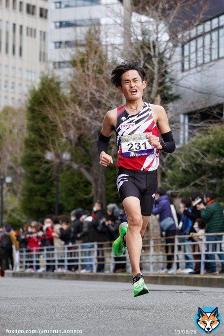 #大阪マラソン  西山和弥選手 2:06:45  西山くん日本人1位！ MGC出場権獲得おめでとう！！ 現地で応援できて嬉しい