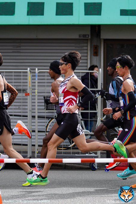 #大阪マラソン  西山和弥選手  1枚目の写真は西山くんの綺麗なフォームが バシッと真横からカッコよく撮れてお気に入りです
