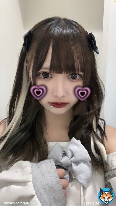前世は2.5次元バーチャルアイドル  #自撮り界隈　#自撮り界隈と繋がりたい   #地雷　#地雷系女子と繋がりたい  #地雷女子　#メンヘラ　#メンヘラさんと繋がりたい #コンカフェ　#メンコン
