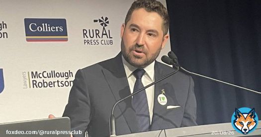 Dynamic beef industry leader Bryce Camm says industry should play a far stronger role to encourage young people to study agriculture at university. @qclnews @MarkQCL @UQ_News @QAAFI @BryceDCamm  #AgDayAU