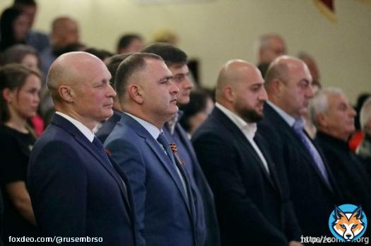 8 мая Посол России в Южной Осетии М.М.Кулахметов посетил праздничный концерт, посвященный Дню Победы в Великой Отечественной войне. В программу концерта вошли известные песни военных лет и современные музыкальные композиции.  #ДеньПобеды78 #ДеньПобеды2023 #ДеньПобеды   ИА 'Рес'