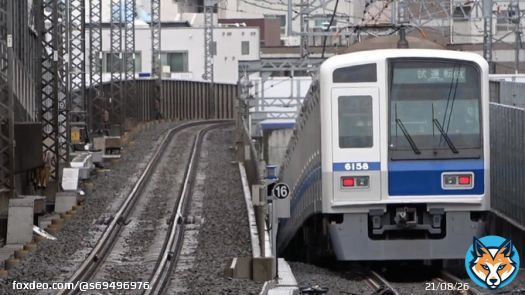 西武6000系が東急新横浜線初入線 3月13日、西武6000系6158Fが、東急線で試運転(46K)を行いました。開業まであと5日と迫る中、東急新横浜線初入線です。渋谷〜新横浜間を数往復しました。 なお、西武鉄道は直通する予定はなく、開業時点での定期ダイヤでは乗り入れません。 日吉駅にて