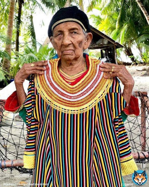 The traditional Maldivian dress, or Dhivehi libaas, showcases one of Maldives most unique embroidery techniques.   #SabahMaldives #HomeBasedWorkers #Authentic #KasabuLibaas #TraditionalDress #HandMade #WomenEmpowerment #MarketAccess   #Maldives  #VisitMaldives