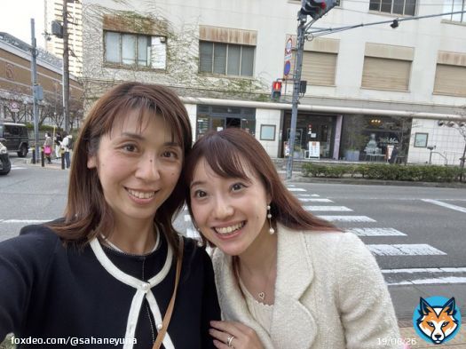 何年も前からゆりかが辞める時は一緒にと楽屋で決めたお約束をあいりさんと決行。宝塚の地で見届けました!研一の時から毎公演みせて頂いてこの退団公演泣いた。すっしーさんもラストで大階段で踊られてる姿にもう涙腺崩壊で真風涼帆に出会えて幸せでした。出会ってくれてありがとう #宙組 #真風涼帆