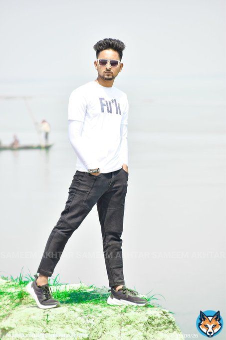 For success, Attitude is equally as important as Ability.  #sameemakhtar #sameemarmy . . . . . #modelagency #fashionhijabis #photo #photomodeling #brand #shoeslover #silver #sexymodel #shoes #style #prilaga #posing #poses #instashoes #supermodel #light #design #instamoda #hrx