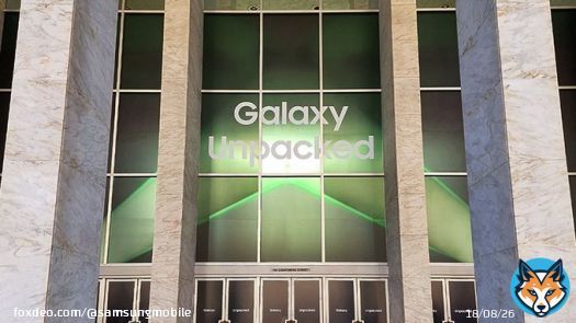 Epic nights are coming! What are you most excited about?  capturing epic moments at night  indulging in your fav mobile games  creating epic works of art #SamsungUnpacked