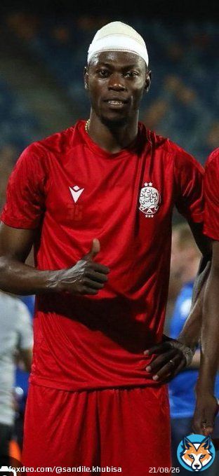 Arsene Zola and the head bandage.  Man is a warrior!! #cafclfinal #TotalEnergiesCAFCL