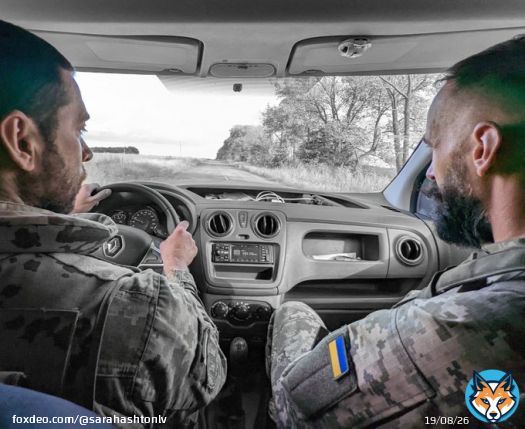 Ukraine civilians are being slaughtered in northern Kharkiv Oblast, beyond 0 line, on the Russian border.   The AFU brought me up there to film the devastation.   Below are the Ukrainian commanders that escorted me past the frontlines.   Video comingng soon.