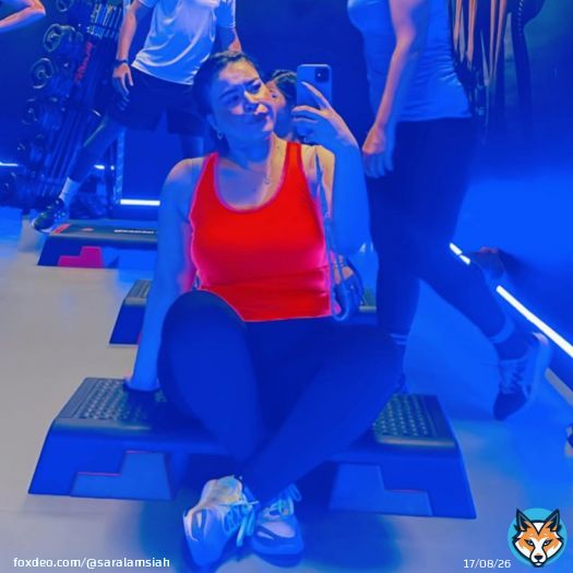 Photo by سارة \ud83d\udc9c on January 12, 2024. May be a selfie of 3 people, biceps, activewear and treadmill.