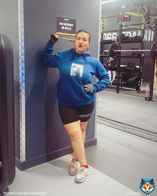 Photo by سارة \ud83d\udc9c on January 19, 2024. May be an image of 1 person, activewear, shorts, treadmill, sweatpants, sweatsuit, sportswear, tights, sweatshirt, punching bag and text.