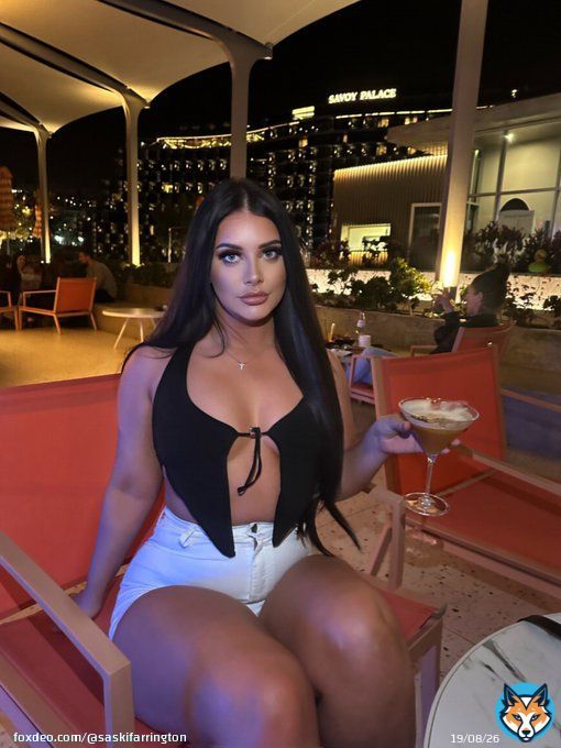 Nothing better than a bratty brunette   Findom cashslave cashcow paypig