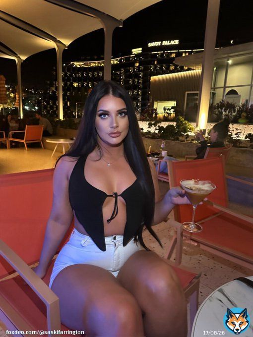Nothing better than a bratty brunette   Findom cashslave cashcow paypig