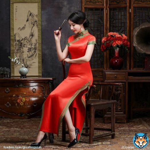 Tight red satin silk cheongsam #cheongsam #qipao #traditionaldress #satin #satindress #satinfeitsh