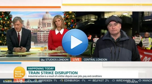 Mick Lynch from the @RMTunion points out xmas begins on Dec 24th.  Richard Madeley then goes on a rant about that not being true, before undermining his entire argument by asking 'why are you taking action in the weeks leading up to xmas?', thus admimitting Mick was right! #GMB