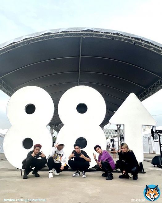 We got our head in the clouds @hitcmanila @88rising!   Missed us? We're heading on to our first show back here. See you all later at SM Festival Grounds!    #SB19 #SB19xHITC #HeadInTheClouds #HITCManila