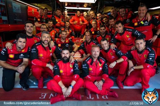 Team    @Carlossainz55   #essereFerrari #AbuDhabiGP