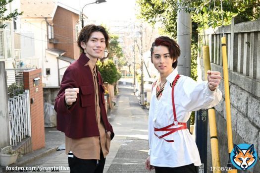 Just like Kaito and Taro&rsquo;s actors did last year, Taro and Gira&rsquo;s actors will be doing the baton pass on Zenryokuzaka     #Donbrothers #ドンブラザーズ #KingOhger #キングオージャー