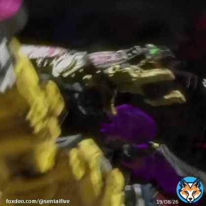 Tried to get clearer pics of 'God Batta' (grasshopper) and 'God Sasori' (scorpion)  #KingOhger #王様戦隊キングオージャー #キングオージャー