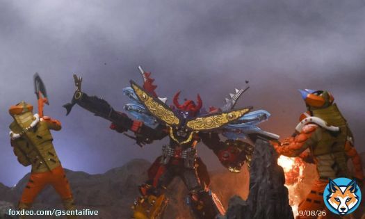 A clear pic of Legend King-Ohger, the 13 Shugod combo, from Telemaga    #KingOhger #王様戦隊キングオージャー #キングオージャー