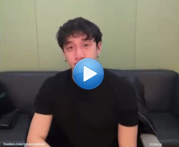 not chan singing about his hair (meori) to the song Maria by Hwasa like he changed to &ldquo;Meori-ya~&rdquo; instead of &ldquo;Maria&rdquo;