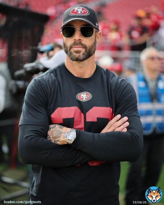 Skipper on the sidelines  #BayAreaUnite @49ers