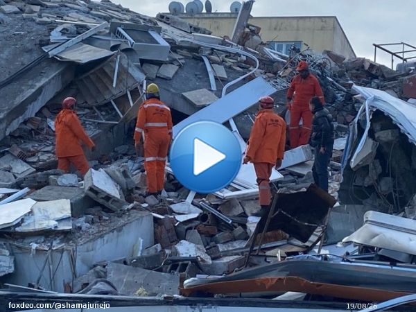 Pakistan Army saving lives in earthquake rescue efforts in #Turkey   #Kudos to everyone who is there    #TurkeySyriaEarthquake #PrayForTurkey #PrayforSyria
