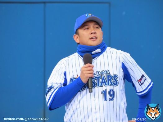 【#DeNA】 #山崎康晃 投手がファンフェスティバルで「来年も横浜スタジアムでプレーする事を決めました」と発表しスタンドから大きな拍手が沸き起こる。 #baystars #ニッポン放送 #ショウアップナイター