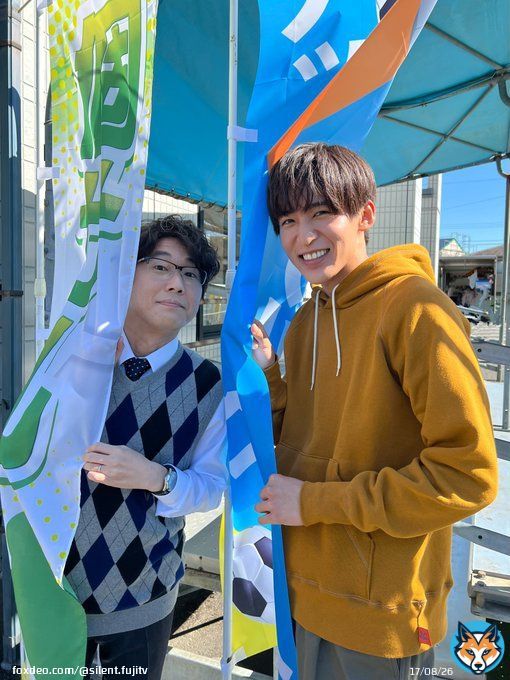 \u25e4#silentオフショット\u25e2  想と古賀先生。  そんな2人を演じる #目黒蓮 さんと #山崎樹範 さんのオフショットです  古賀先生は、想が耳が聞こえなくなっても連絡を取っていた数少ない人のひとりです。  #silent