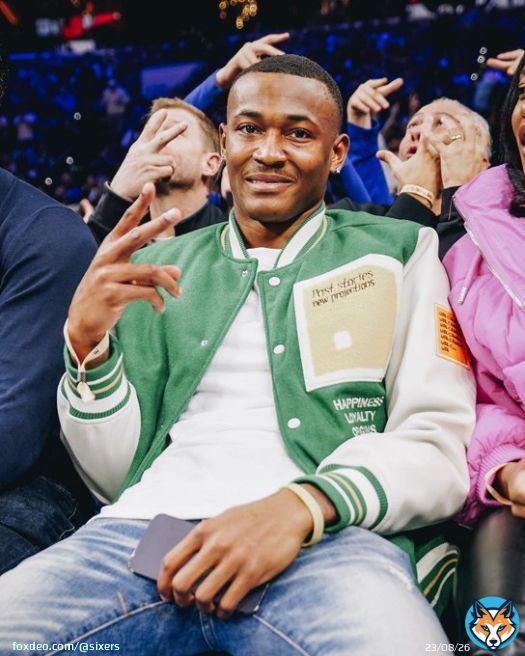THE @Eagles showing some #BrotherlyLove!