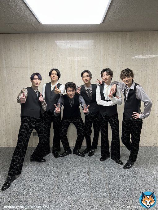 NHK総合「第73回 #NHK紅白 歌合戦」 ありがとうございました  #SixTONES はこの後、 「#ジャニーズカウントダウン 2022&rarr;2023」にも出演します  2022年も本当にありがとうございました！ 良いお年をお迎えください