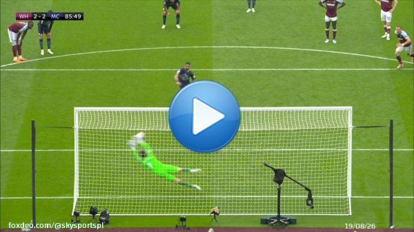 PENALTY SAVED!! What a stop from Fabianski  \ud83d\udc4f #WHUMCI