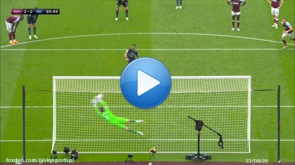 PENALTY SAVED!! What a stop from Fabianski  \ud83d\udc4f #WHUMCI