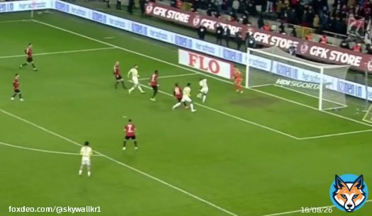 İlkini ka&ccedil;ıran da, İkinciyi atan da Valencia ben hala &ccedil;&ouml;zemedim bu adamı  #GFKvFB GOAT