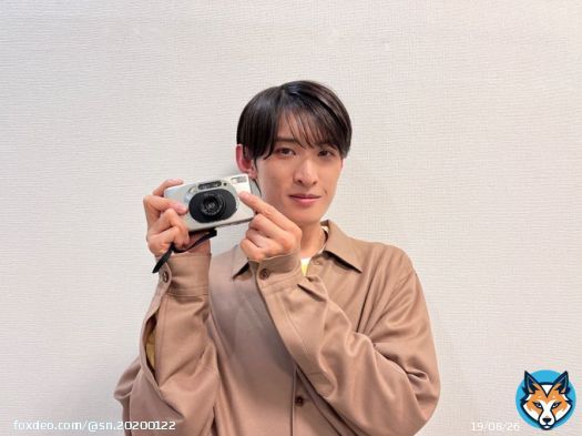 #わたしの幸せな瞬間                   向井康二     ━━━━━━━━━━━      写真を撮っているとき     ━━━━━━━━━━━        「タペストリー / W」     発売まであと6日です！