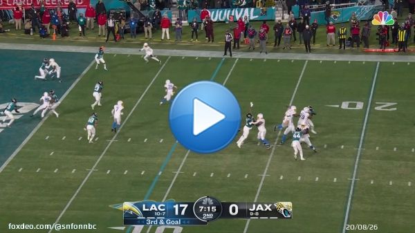 An ELECTRIC first half from the @chargers! #BoltUp   #LACvsJAX on NBC and @peacock.