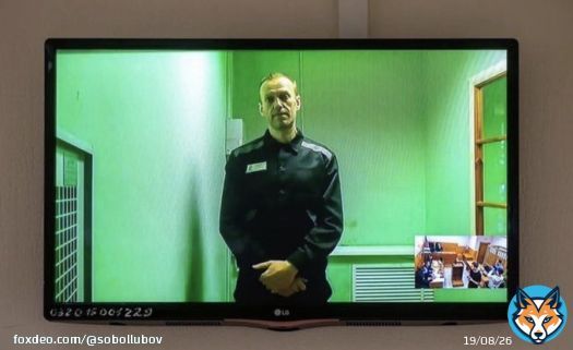 Если супергероев не существует, то кто тогда Навальный?