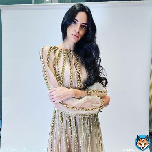 \ud83d\udcf8 Backstage, in Valentino I&rsquo;m almost sweet ????