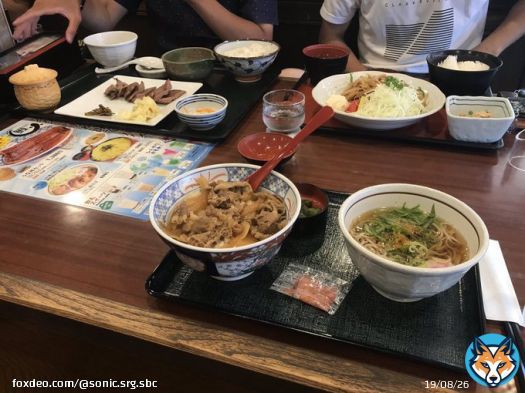 みんなで優勝セッティング!! 俺の飯がショボく見えるけど気にしない気にしない(ヾﾉ･&omega;･`)