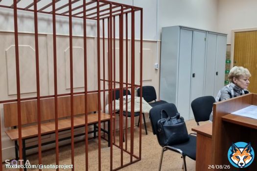 Гособвинение запросило для Александра Невзорова 9 лет за &laquo;фейки об армии&raquo;.   Особо прокурора возмущают &laquo;зооморфизмы&raquo; при описании действий Путина.  Сам Невзоров, напомним, находится в эмиграции, в зале суда символично стоит пустая клетка.