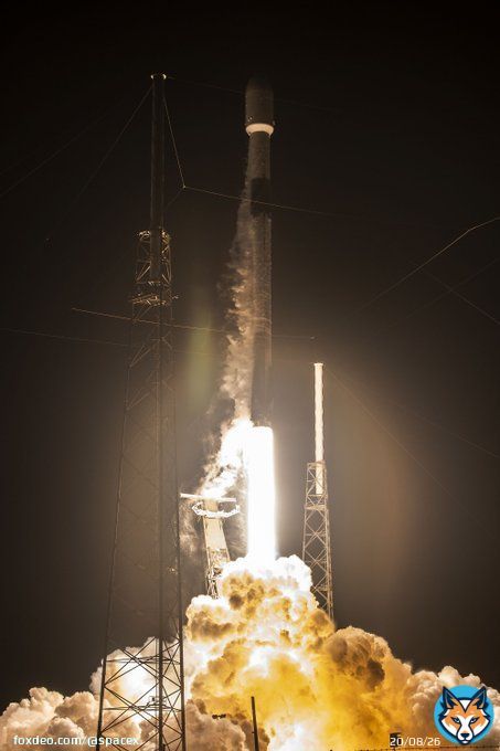 Falcon 9 launches @ispace_inc's HAKUTO-R mission to the Moon, first stage booster returns to Earth