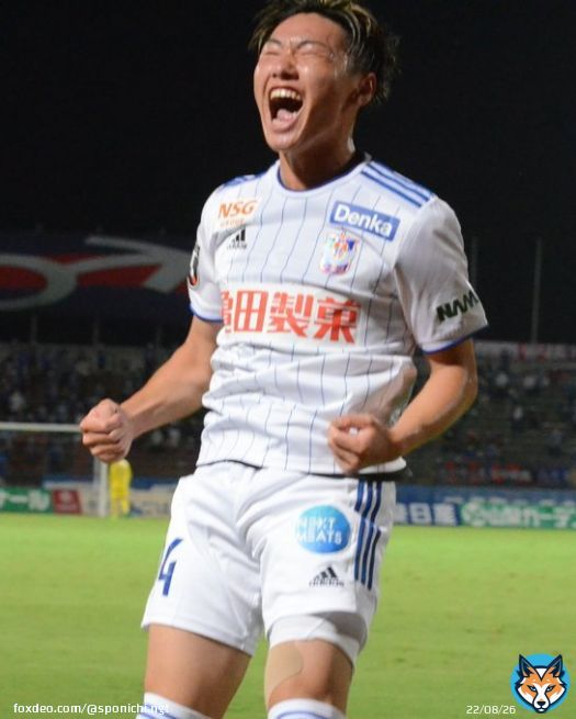#アルビレックス新潟 #三戸舜介 選手。「ゴールシーンは前にスペースがあったので思い切り走っていったら、よし君からジャストのボールが来た。自分のスピードを殺すことなく打てました。小見が点を決めていたので負けられないと思っていた。ここからまた点を取ってチームを勝たせていきたい」