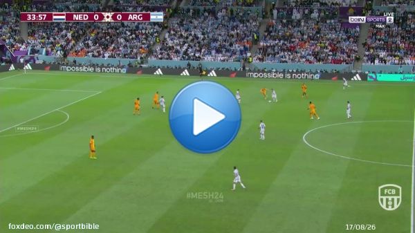 Lionel Messi isn&rsquo;t human. Who else sees that pass.0:04639.5K views