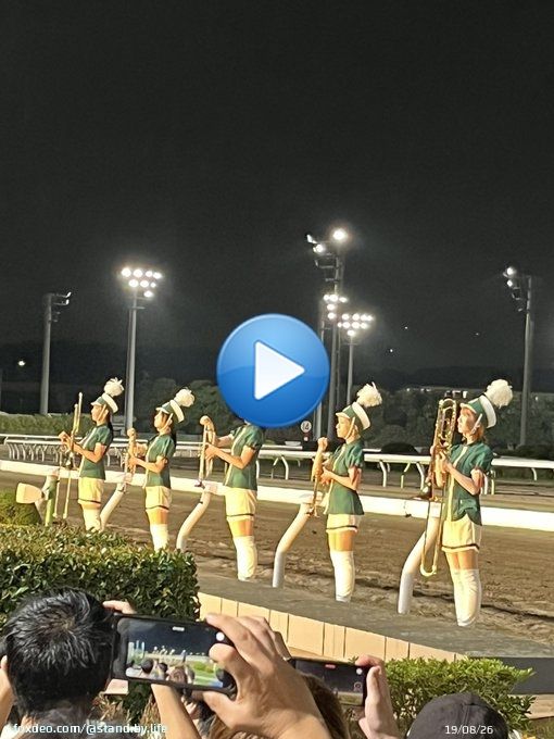 ミックファイア三冠(羽田盃、東京ダービー、ジャパンダートダービー)達成おめでとう  悲願達成に泣いてた人結構いて、素直にボクもうれしかったです(*ﾟ&forall;ﾟ*)  会場の熱が半端ない！やっぱ競馬はお金賭けなくてもおもしろい！  またいつか大井に来るよ