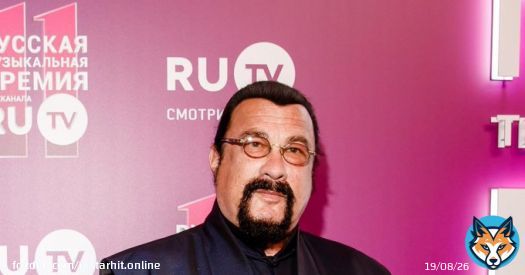 Голливудский актер Стивен Сигал известен любовью к России, несколько лет назад он даже получил гражданство. Его наследник тоже обосновался в РФ и, похоже, готов построить семью с русской девушкой.  #стивенсигал