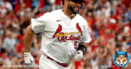 Watch now: Albert Pujols hits home run 698 at Busch Stadium on Friday night.