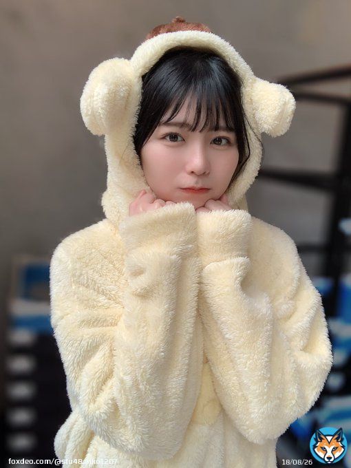 今日はこじこじプリンでした  ゴールデンレトリバーの毛って 暑いのね  明日は応援してもらいたい人 みんなおいでー  #STU48 #お話し会