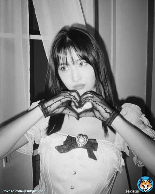 Momo's Instagram update  MOONLIGHT SUNRISE  #TWICE #트와이스 @JYPETWICE