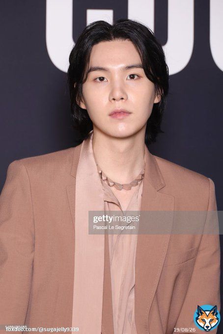 Yoongi is a prince   #SUGAxValentino #SUGAxValentinoCouture  #SUGAValentinoDiVas
